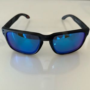 Oakley Holbrook, polarized sunglasses, Blue Lens